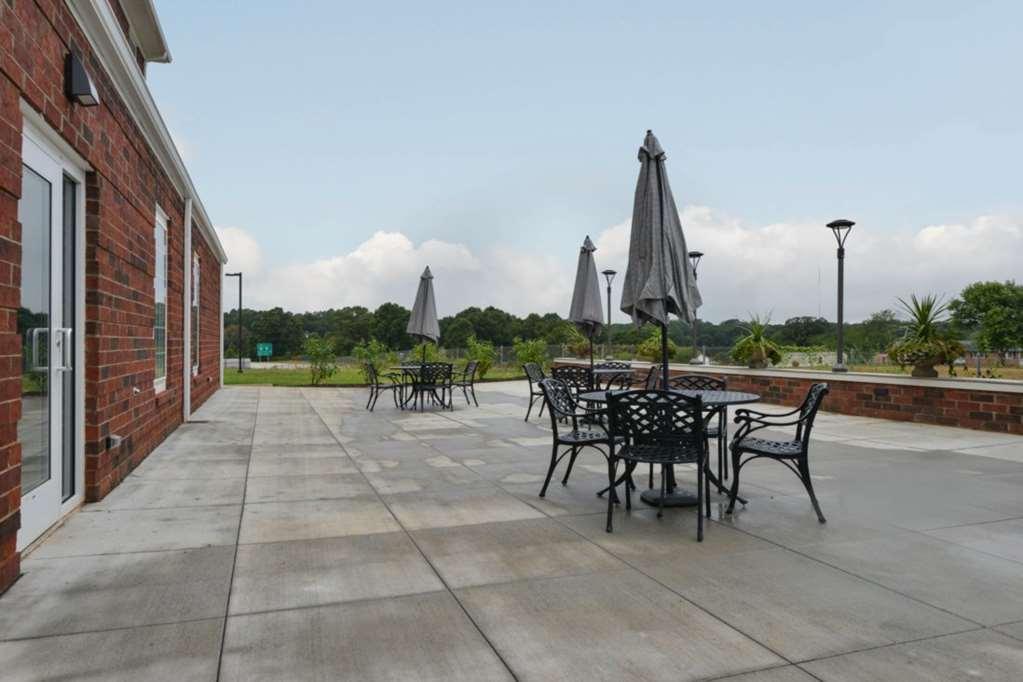 Appomattox Inn And Suites Room photo