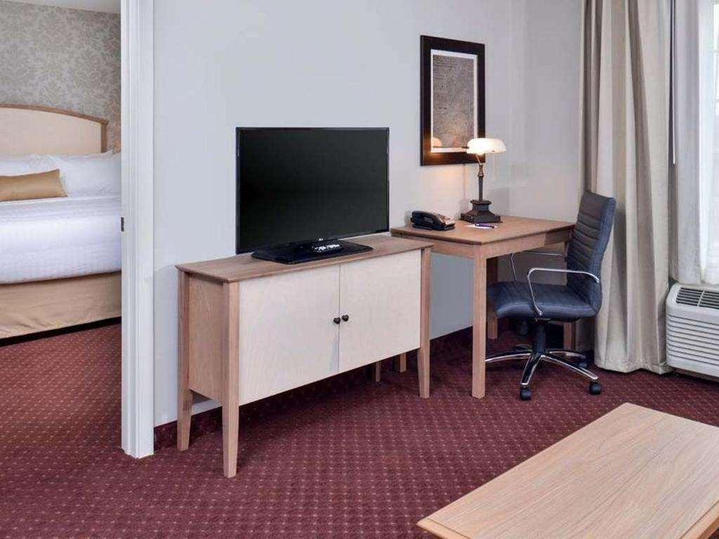 Appomattox Inn And Suites Room photo